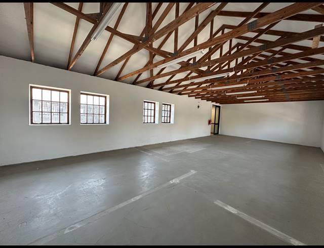 89M² OFFICE TO LET IN PARKMORE